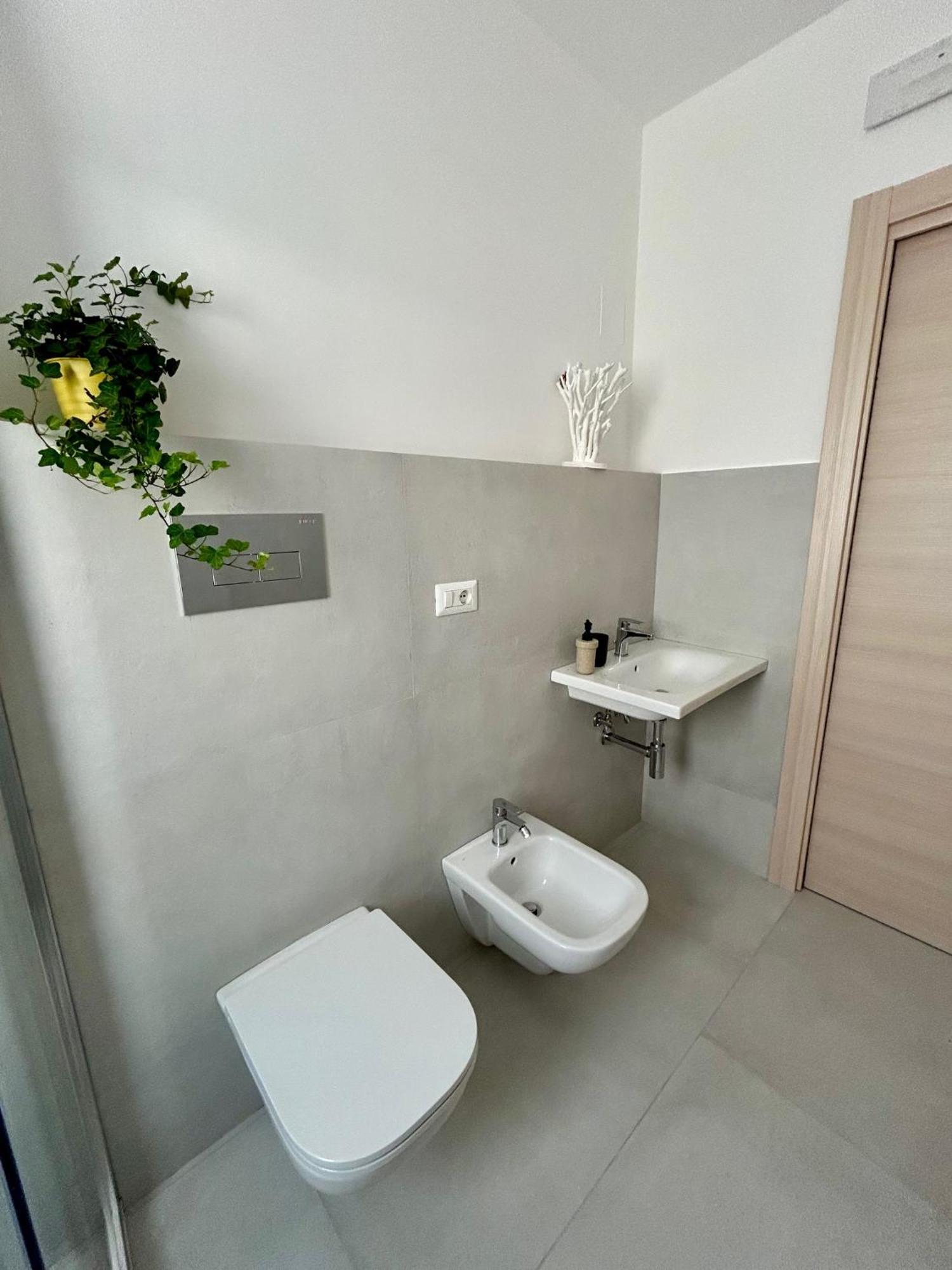 Aqua Marine - And * Milazzo